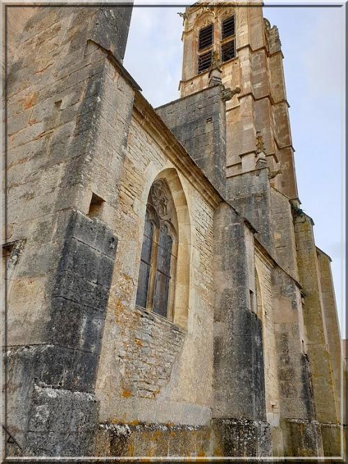 1032 - Noyers-sur-Serein dans l’Yonne (89) 