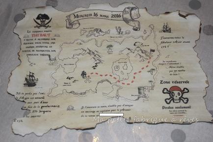 Invitation avec effet vieilli pour un anniversaire sur le thème des pirates