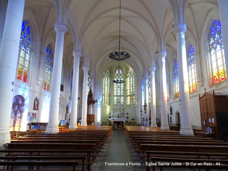 St Cyr en Retz - Eglise St Cyr et Ste Julitte 