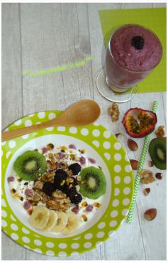 FROMAGE BLANC AUX FRUITS FRAIS ET AUX FRUITS SECS