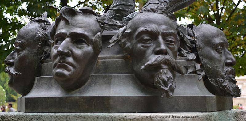 Jardin du Luxembourg : Le Marchand de Masques