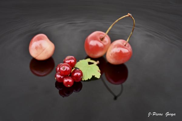 "Variations sur la cerise", de très belles photos de Jean-Pierre Gurga, souvenirs d'un début d'été généreux....