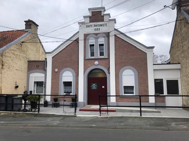 Temple de Caudry - Fronton rénové (photo de soeur Liliane Becquelin)