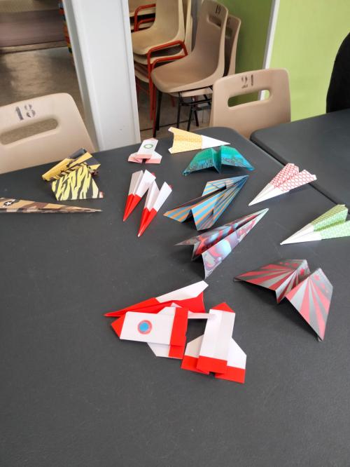 Fusées et avions en origami