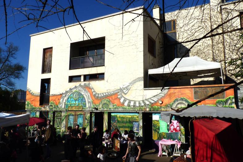  Le recyclage des friches parisiennes (6/13) : La Gare XP.