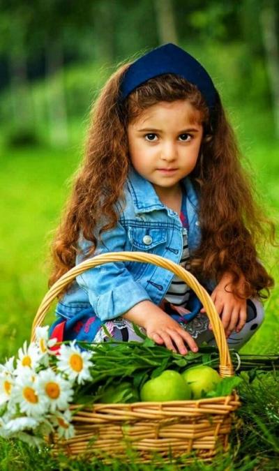 Petites filles et fleurs(2)