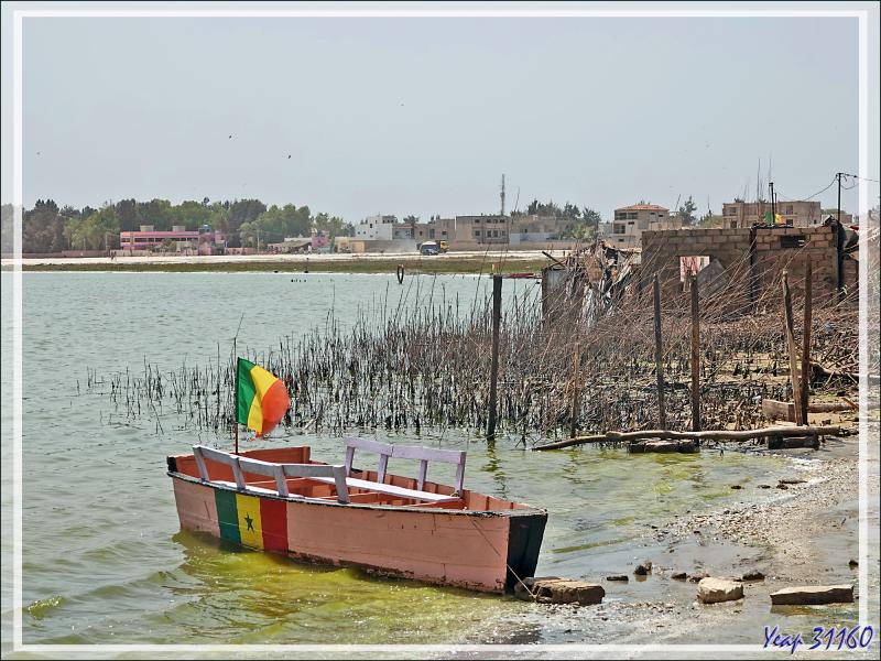 Débarquement, photos souvenir, puis direction "le village" pour faire les boutiques "attrape-touristes" et prendre une collation - Lac Rose (Lac Retba) - Sénégal