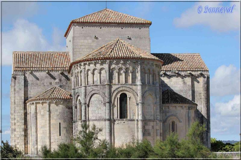 Talmont-sur-Gironde Charente-Maritime Eglise Sainte-Radegonde, romane