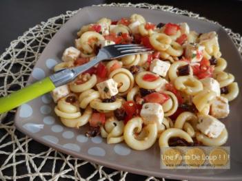 Salade œuf tomate bacon aux pâtes complètes