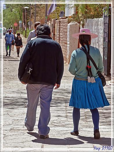 La visite de San Pedro de Atacama se poursuit en sillonnant les ruelles poussiéreuses - Chili