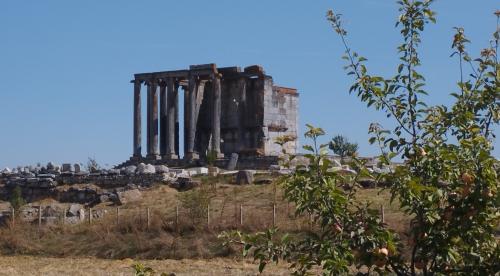 La route entre UŞAK et KUTHAYA