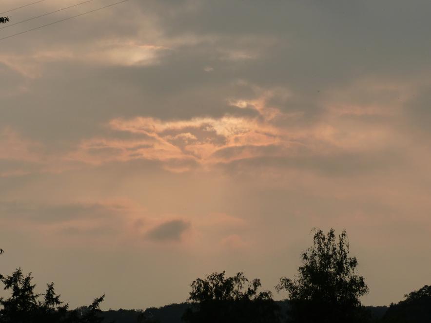 Entre le soleil et la lune mon coeur balance...