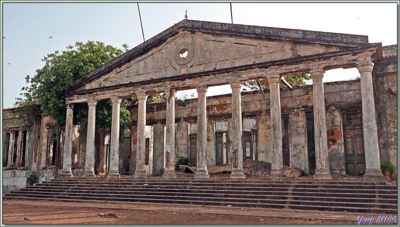 Errance dans les rues surchauffées de Bolama - Ile de Bolama - Bijagos - Guinée Bissau
