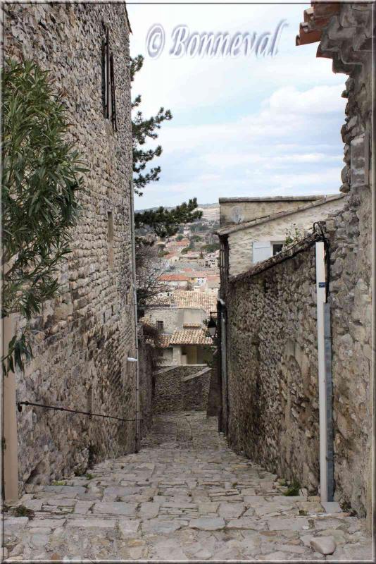 Vaison-la-Romaine Vaucluse ruelle en calade