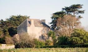 LES REMPARTS DE MONTFARVILLE (Manche)