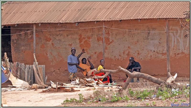 Errance dans les rues surchauffées de Bolama - Ile de Bolama - Bijagos - Guinée Bissau