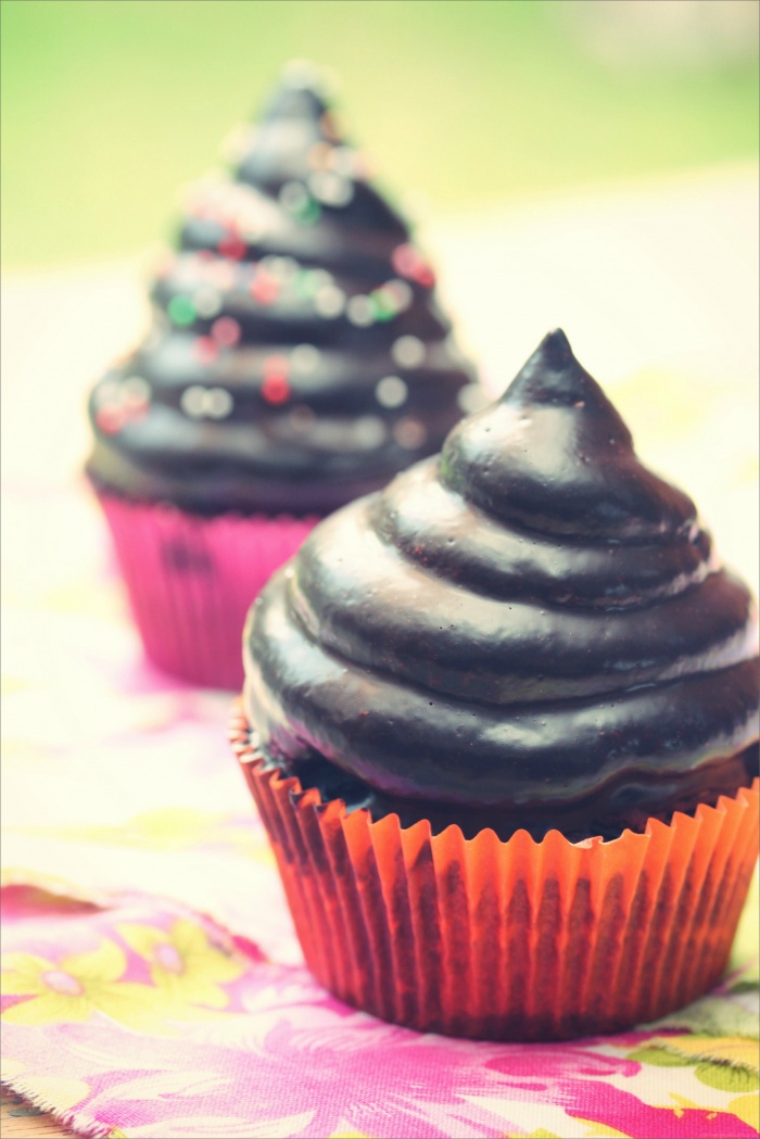 Cupcakes au chocolat & meringue italienne {comme des Hi-Hat Cupcakes !}