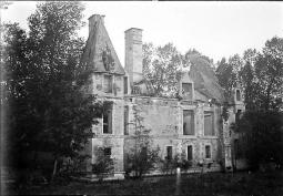 LES REMPARTS DE FONTAINE-ETOUPEFOUR (Calvados)