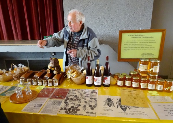 La dix-huitième Foire aux graines, jardin et nature a eu lieu dimanche 15 mai à Recey sur Ource....