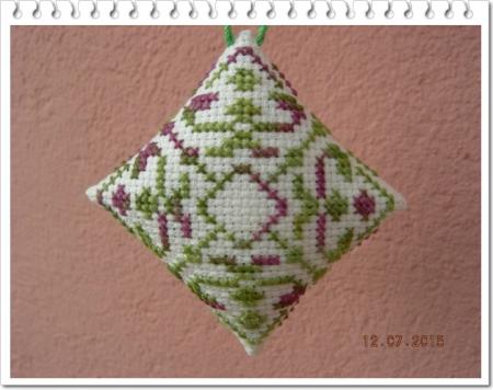 Biscornu N° 261