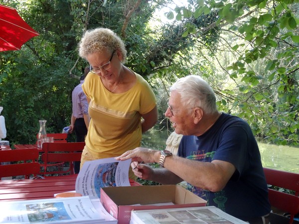 Jean Ponsignon a dédicacé son ouvrage "De l'origine des fruits et légumes que nous mangeons"