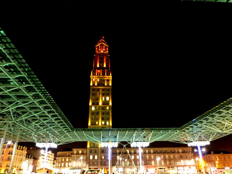 La gare d'Amiens, en couleur.