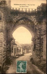 LES REMPARTS DE TILLIERES-SUR-AVRE (Eure)