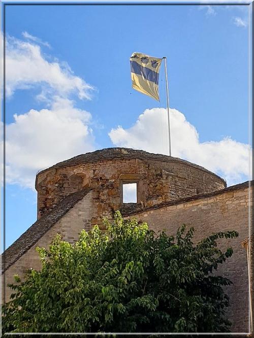 1030 - Châteauneuf-en-Auxois en Côte d'Or (21)