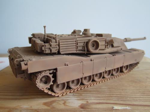 Abrams à la peinture !
