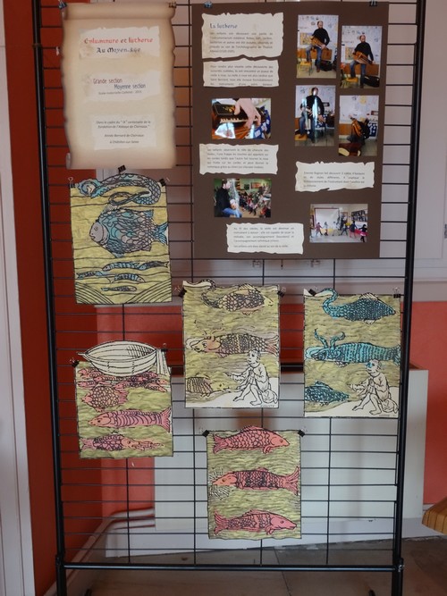 Une belle exposition de mini-enluminures réalisées par des enfants en l'honneur du 900ème anniversaire de la création de l'abbaye de Clairvaux