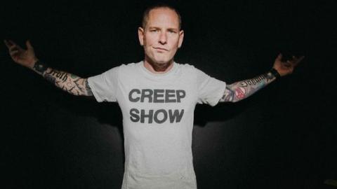 COREY TAYLOR (SLIPKNOT / STONE SOUR) Détails et extraits de son premier album solo CMFT ; "Black Eyes Blue Lyric Video ; "CMFT Must Be Stopped" Clip
