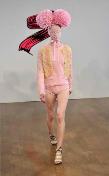 LFW+SS2013+Sister+Sibling+Salon+Show+oFTiSYFCJ7ul