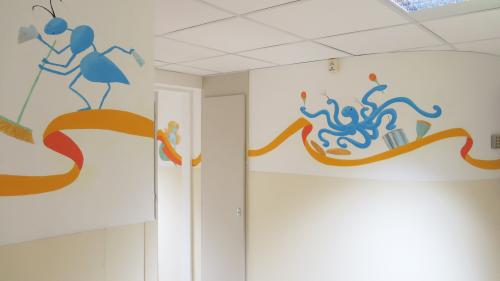 Pieuvre poulpe batteur fourmi ménage agent d'entretien pédiatrie