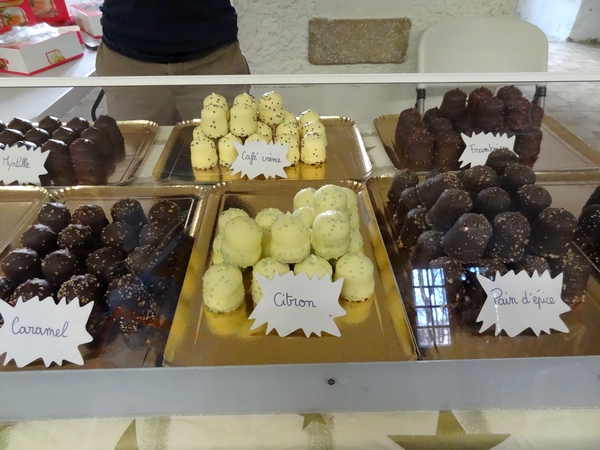 Le Marché de Noël du Zonta Club propose encore aujourd'hui de bien beaux achats pour les Fêtes !