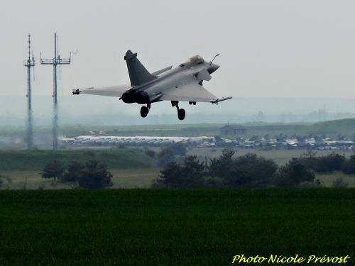 Le meeting de Chateaudun vu par Nicole Prévost, toujours aussi passionnée d'aviation !