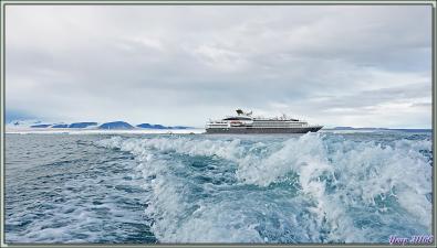 Départ pour une balade en Zodiac à Bethune Inlet - Philpots Island - Nunavut - Canada