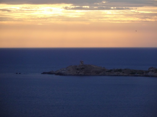 Crépuscule sur la tour de Cargèse