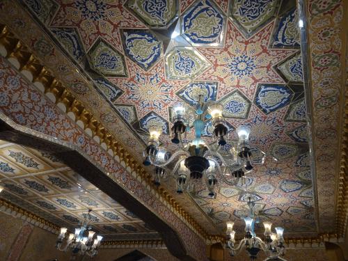 Recette iranienne : le Khoresh fesenjun (ragoût de poulet à la grenade)