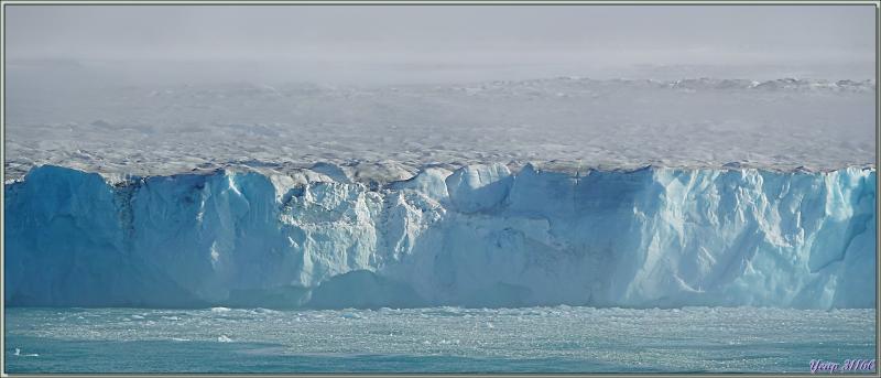 12/07/2024 : navigation le long du spectaculaire glacier Bråsvell (Bråsvellbreen) - Calotte glacière Austfonna - Nordaustlandet Island - Svalbard - Norvège