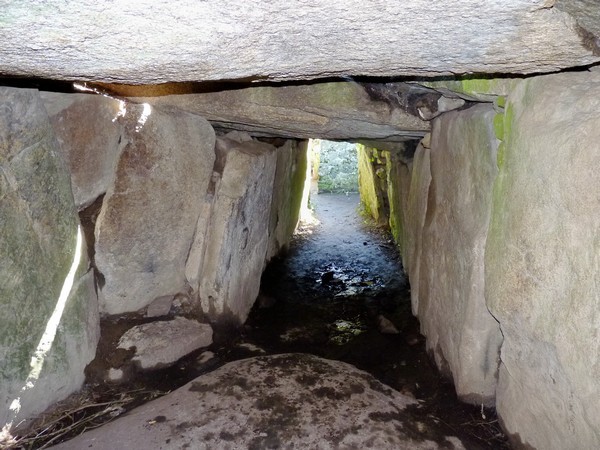 37 - Couloir du dolmen du Mane Lud