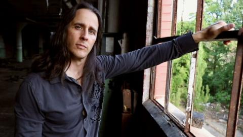 TODD MICHAEL HALL (RIOT V) - Les détails de son premier album solo Sonic Healing