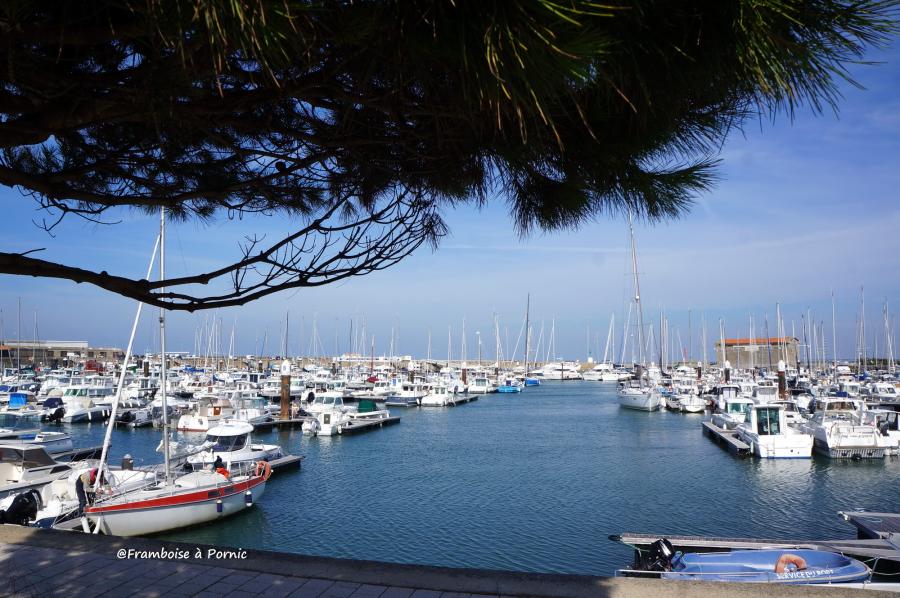 Noirmoutier, quartier historique et Crêperie le PALAIS 