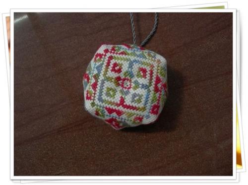 Biscornu N° 322
