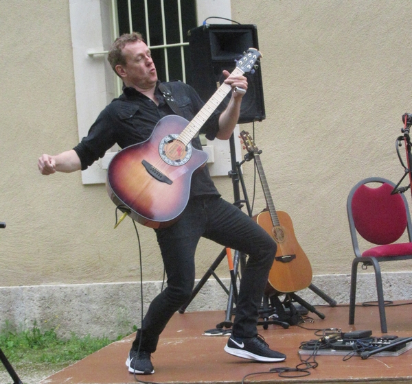 Le duo "Simple Men" a emballé les auditeurs au jardin de la Mairie de Châtillon sur Seine !