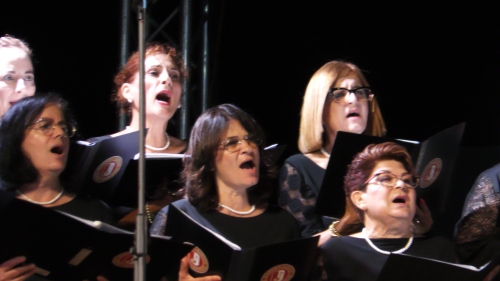 Le balcon posé sur la mer (43-1) à Λέσβος. Le balcon de la fête populaire