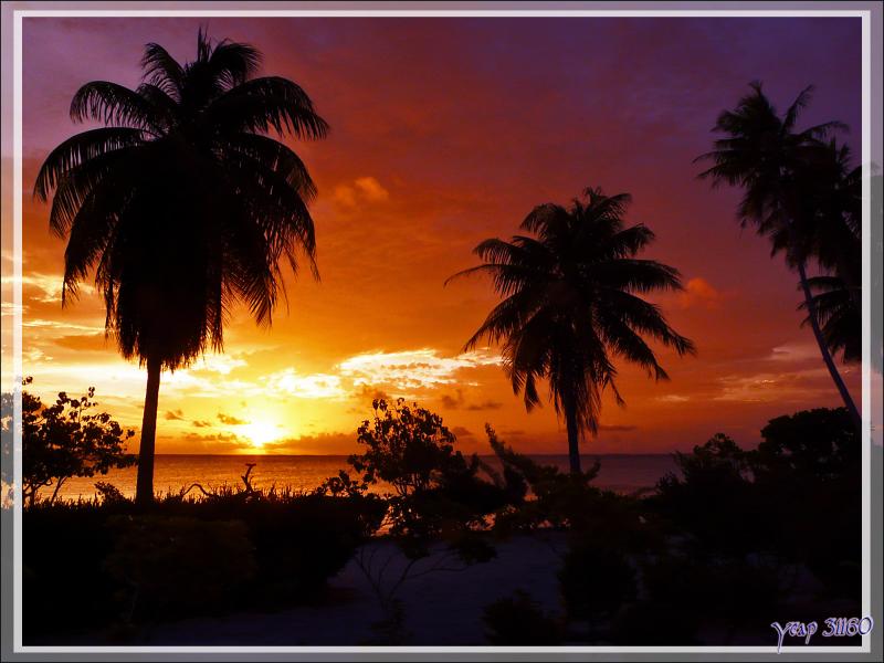 Coucher de soleil du 23/03/2009 vu côté lagon - Atoll de Fakarava - Tuamotu - Polynésie française