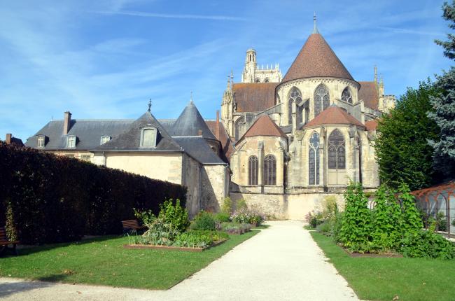 Escapade entre sœurs en Bourgogne : Jour 4 - La Cathédrale de Sens et Ervy-le-Châtel