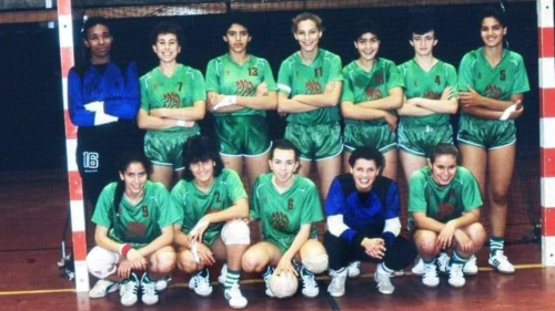 CHOUKRI Fériel 3e debout à partir de la droite avec l'EN 