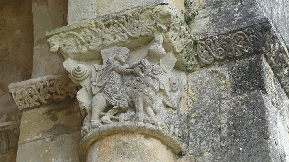 Les chapiteaux de l'abbaye de La Sauve Majeure...