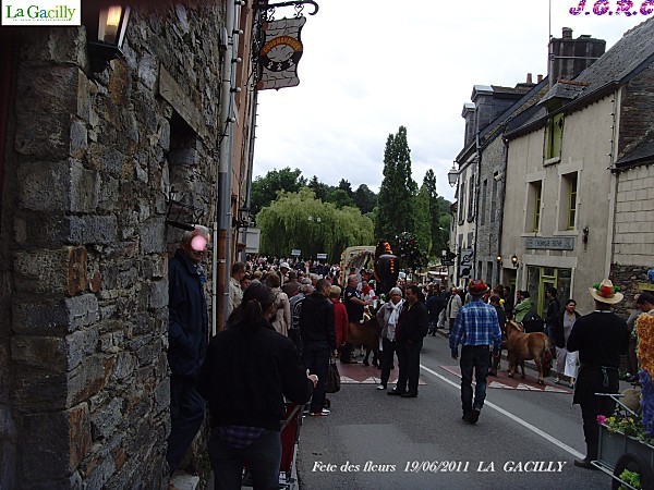 fete-des-fleurs--19-06-2011-LA--GACILLY-032.jpg